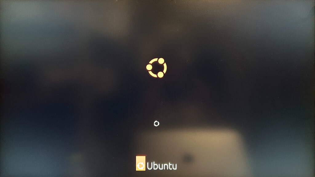 Ubuntu起動中